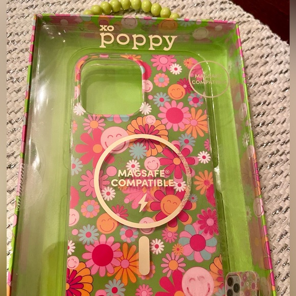 NWT! Poppy phone case protector for iPhone 13/12 Pro Max. Colorful, fun design. - Picture 12 of 14